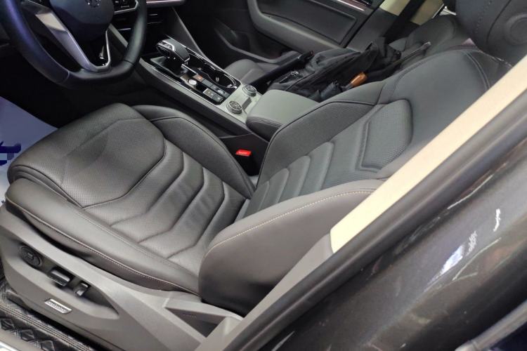 Used Volkswagen Touareg 2023 2.0 TSI RuiShang Edition Left Front Seat
