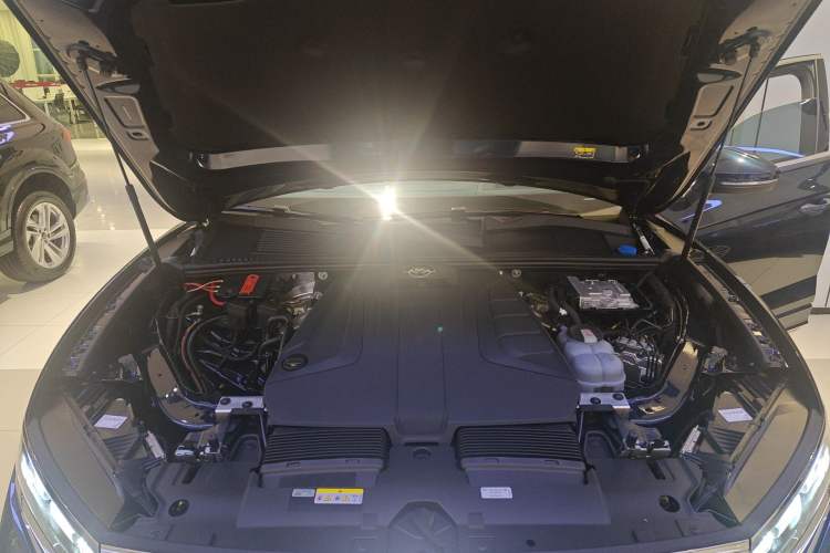 Used Volkswagen Touareg 2025 2.0 TSI Sharp Edition Engine Bay