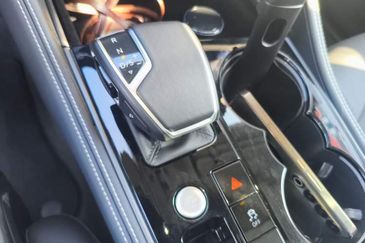 Used Volkswagen Touareg 2025 2.0TSI Ruiyue Edition Gear Lever