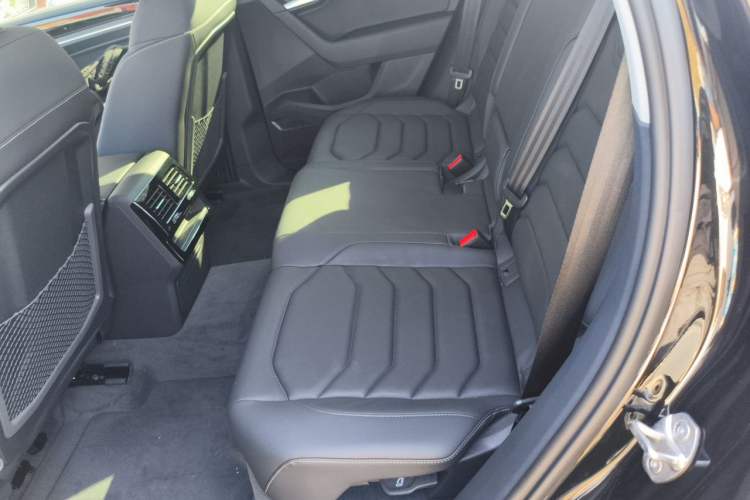 Used Volkswagen Touareg 2025 2.0TSI Ruiyue Edition Left Rear Seat