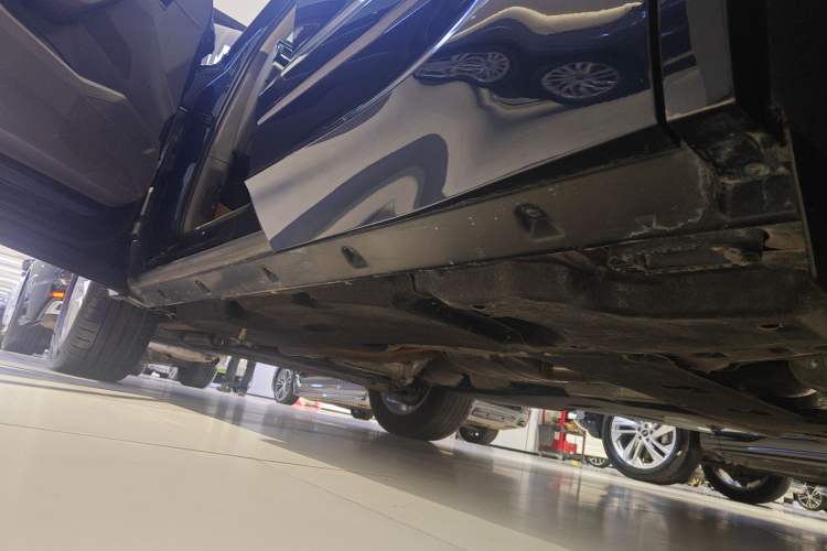 Used Volkswagen Touareg 2025 2.0 TSI Sharp Edition Left Side Sill