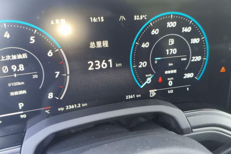 Used Volkswagen Touareg 2025 2.0TSI Ruiyue Edition Odometer Close Up