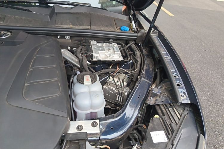Used Volkswagen Touareg 2025 2.0 TSI Sharp Edition Engine Bay Left
