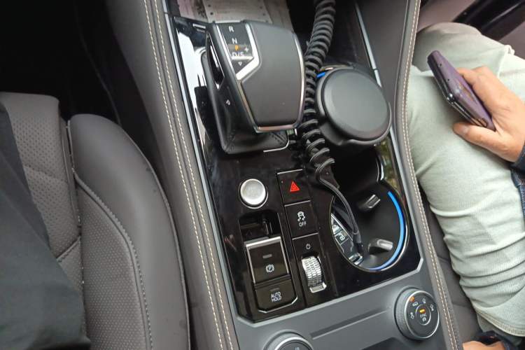 Used Volkswagen Touareg 2025 2.0 TSI Sharp Edition Gear Lever