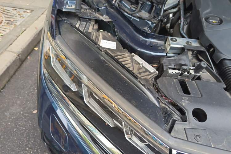 Used Volkswagen Touareg 2025 2.0 TSI Sharp Edition Right Front Headlight
