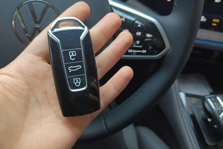 Used Volkswagen Touareg 2025 2.0 TSI Sharp Edition Vehicle Key