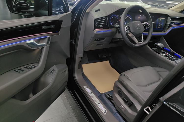 Used Volkswagen Touareg 2026 3.0TSI Sharp Edition Classic Sports Package Driver Seat