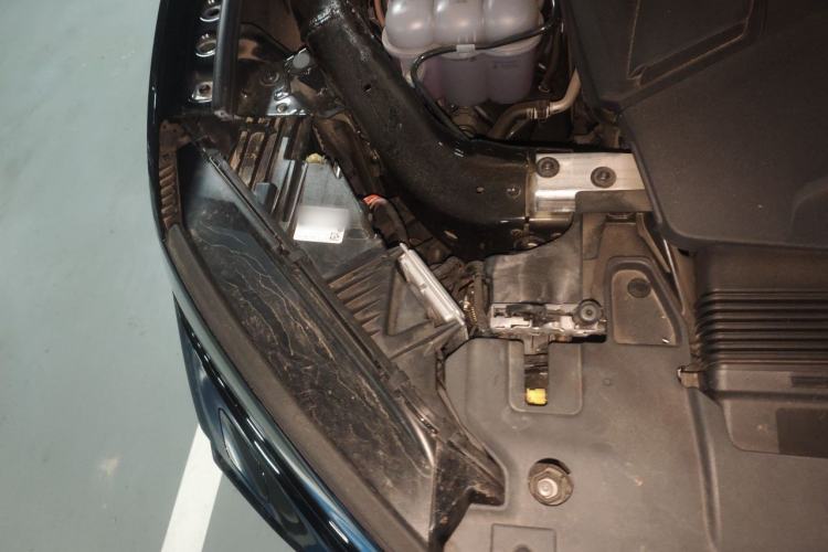 Used Volkswagen Touareg 2026 3.0TSI Sharp Edition Moon Black Sports Package Engine Bay Right