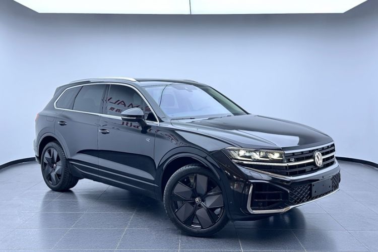 Used Volkswagen Touareg 2026 3.0TSI Sharp Edition Classic Sports Package Exterior 4