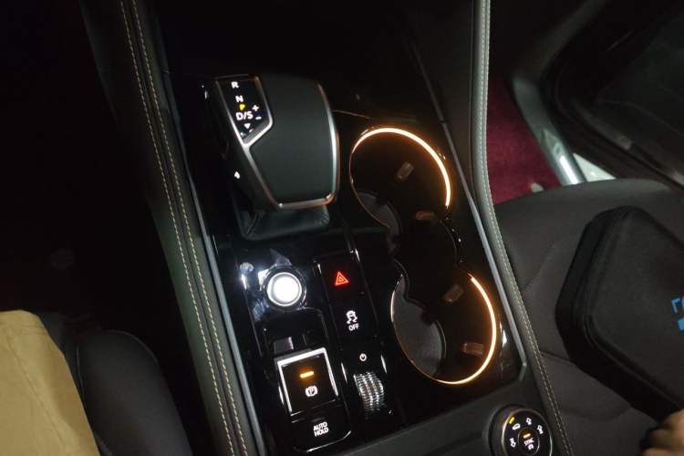 Used Volkswagen Touareg 2026 3.0TSI Sharp Edition Moon Black Sports Package Gear Lever