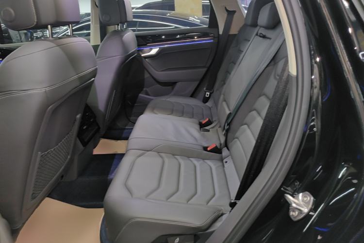 Used Volkswagen Touareg 2026 3.0TSI Sharp Edition Classic Sports Package Left Rear Seat