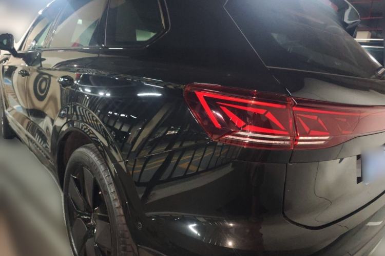Used Volkswagen Touareg 2026 3.0TSI Sharp Edition Moon Black Sports Package Rear Left 45 Deg