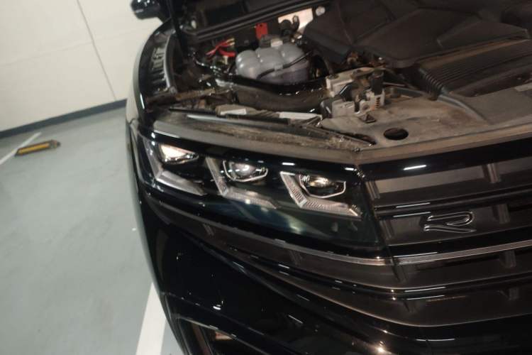 Used Volkswagen Touareg 2026 3.0TSI Sharp Edition Moon Black Sports Package Right Front Headlight