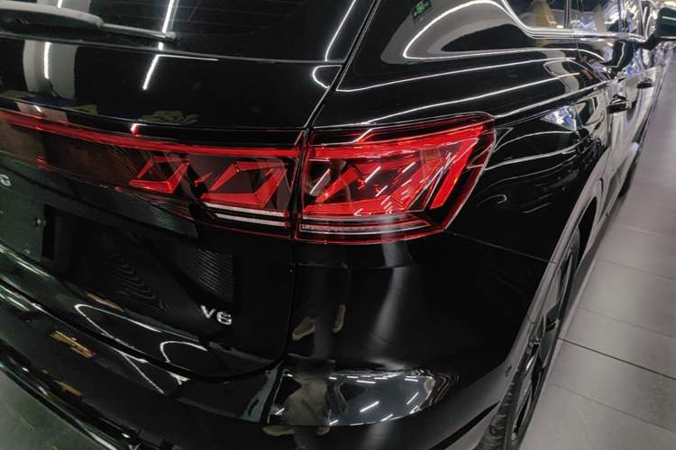 Used Volkswagen Touareg 2026 3.0TSI Sharp Edition Classic Sports Package Right Rear Taillight