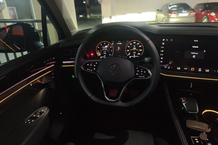 Used Volkswagen Touareg 2026 3.0TSI Sharp Edition Moon Black Sports Package Steering Wheel