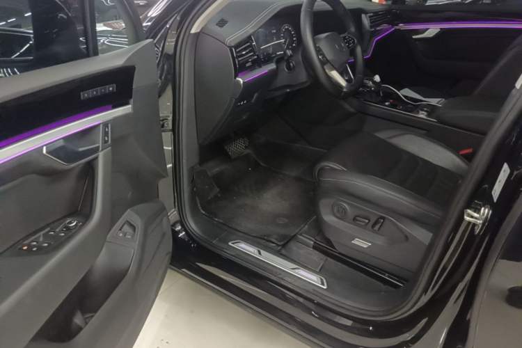 Used Volkswagen Touareg New Energy 2021 eHybrid Driver Seat