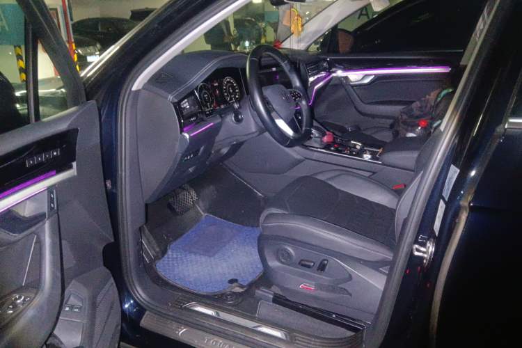 Used Volkswagen Touareg New Energy 2021 eHybrid Driver Seat
