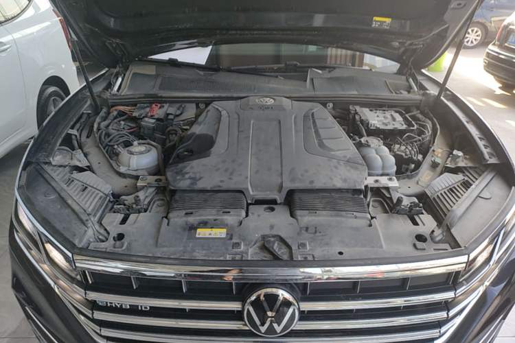Used Volkswagen Touareg New Energy 2021 eHybrid Engine Bay
