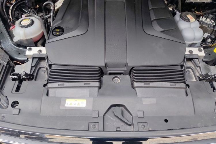 Used Volkswagen Touareg New Energy 2021 eHybrid Engine Bay