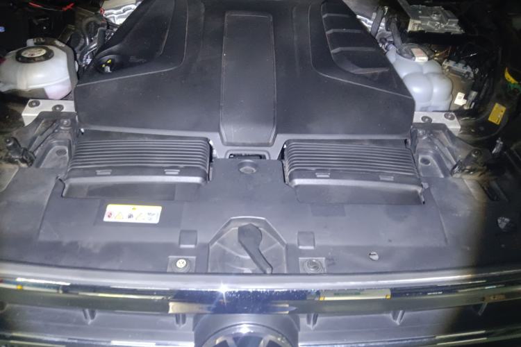 Used Volkswagen Touareg New Energy 2021 eHybrid Engine Bay