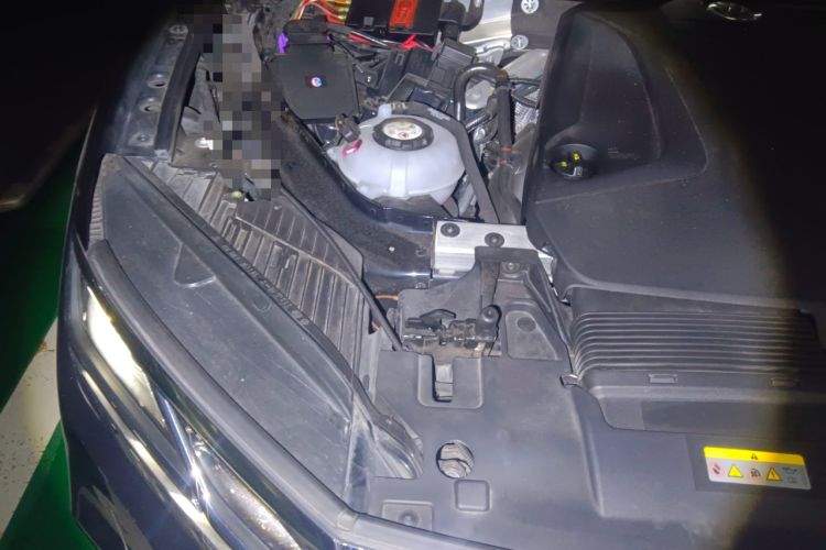 Used Volkswagen Touareg New Energy 2021 eHybrid Engine Bay Right