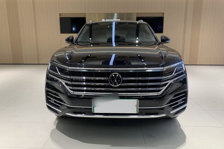 Used Volkswagen Touareg New Energy 2021 eHybrid Exterior 1