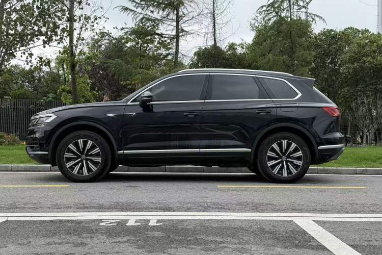Used Volkswagen Touareg New Energy 2021 eHybrid Exterior 2