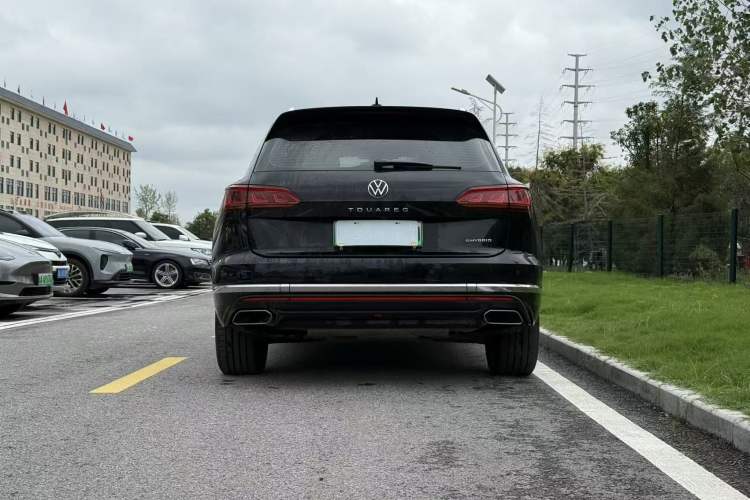 Used Volkswagen Touareg New Energy 2021 eHybrid Exterior 3