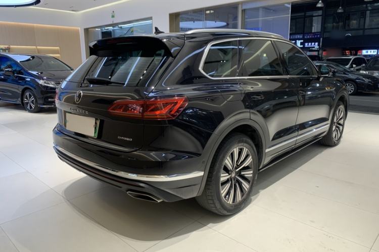 Used Volkswagen Touareg New Energy 2021 eHybrid Exterior 3