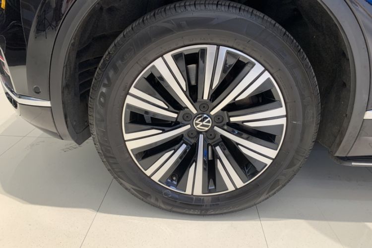 Used Volkswagen Touareg New Energy 2021 eHybrid Exterior 4