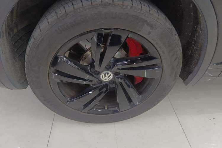 Used Volkswagen Touareg New Energy 2021 eHybrid Exterior 4