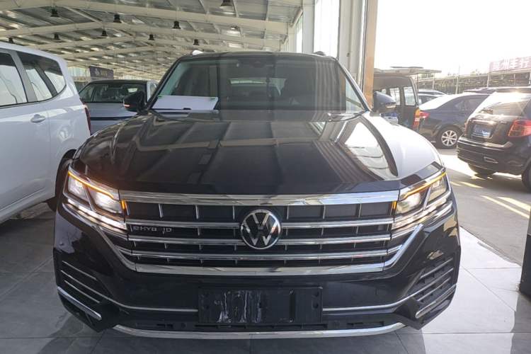 Used Volkswagen Touareg New Energy 2021 eHybrid Front