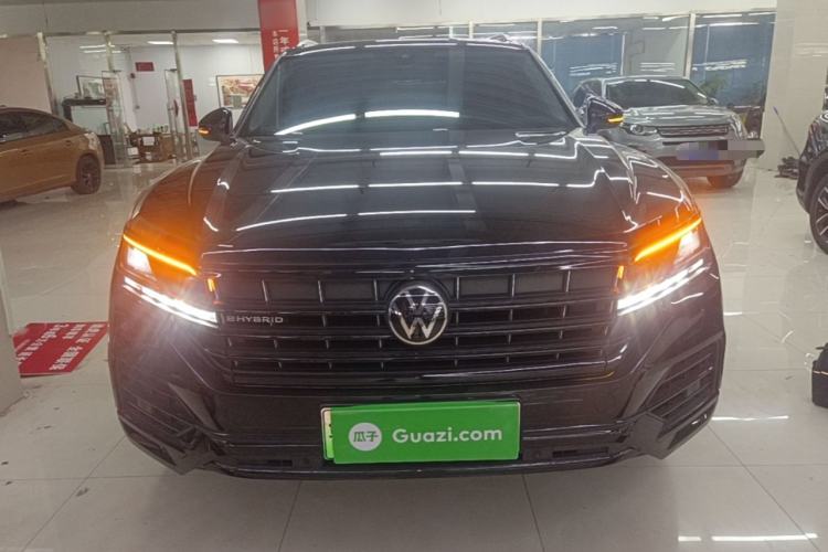 Used Volkswagen Touareg New Energy 2021 eHybrid Front