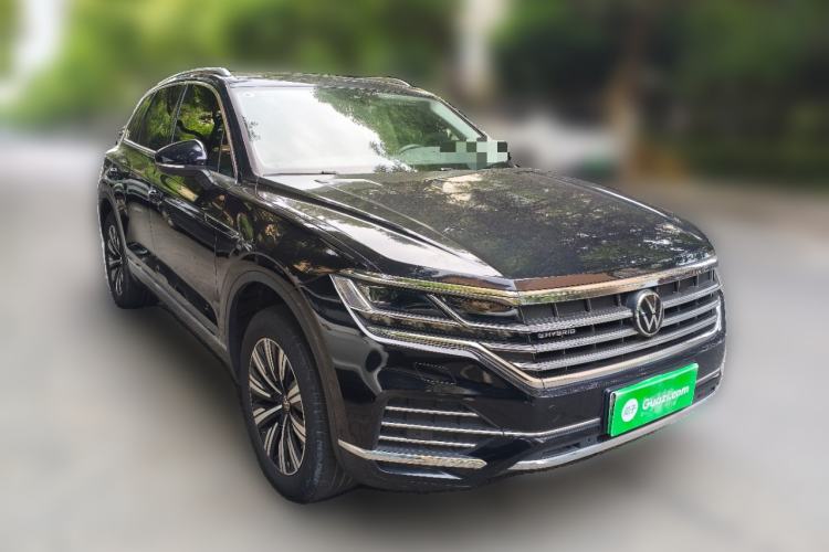Used Volkswagen Touareg New Energy 2021 eHybrid Front Right 45 Deg