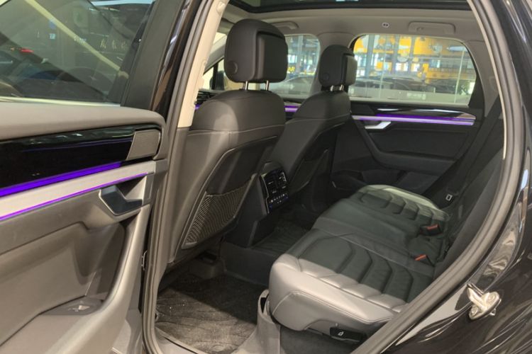 Used Volkswagen Touareg New Energy 2021 eHybrid Interior 4