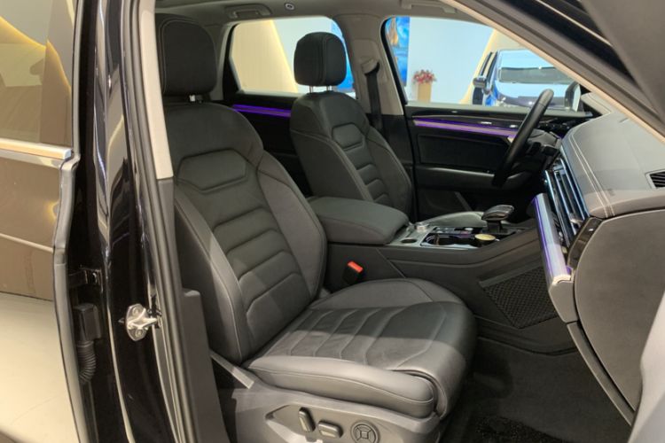 Used Volkswagen Touareg New Energy 2021 eHybrid Interior 5