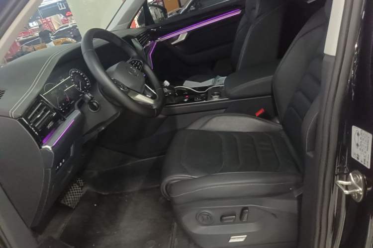 Used Volkswagen Touareg New Energy 2021 eHybrid Left Front Seat