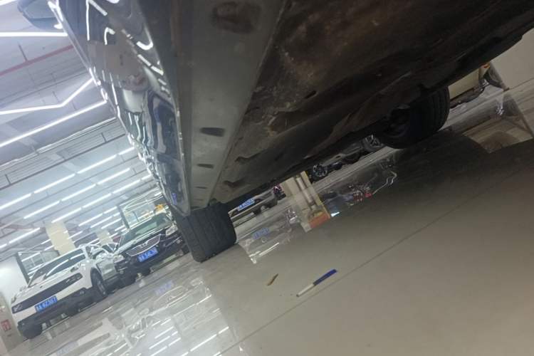 Used Volkswagen Touareg New Energy 2021 eHybrid Left Side Sill