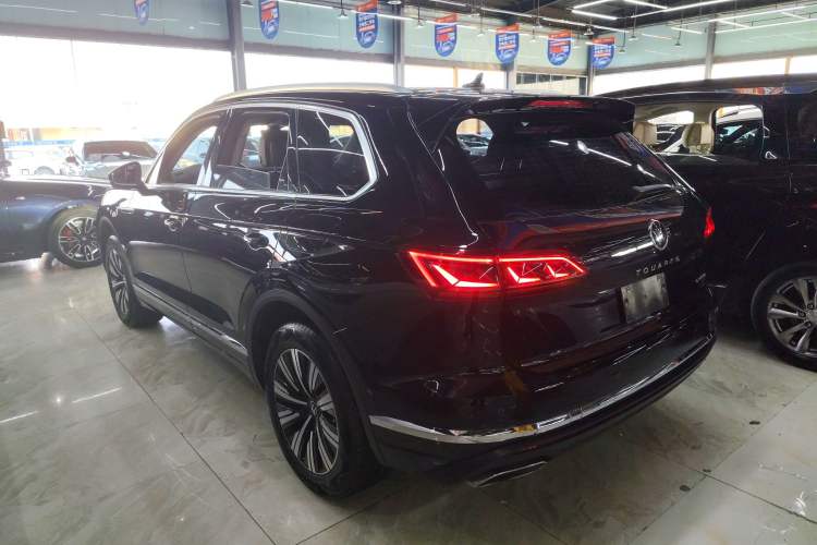 Used Volkswagen Touareg New Energy 2021 eHybrid Rear Left 45 Deg
