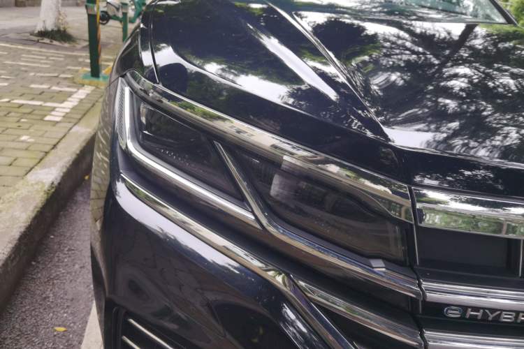 Used Volkswagen Touareg New Energy 2021 eHybrid Right Front Headlight