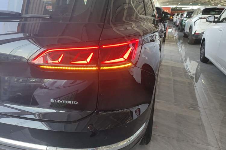 Used Volkswagen Touareg New Energy 2021 eHybrid Right Rear Taillight