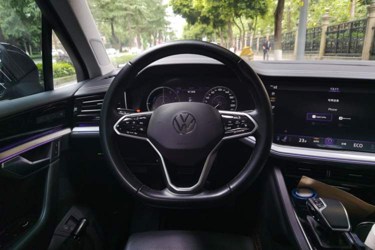 Used Volkswagen Touareg New Energy 2021 eHybrid Steering Wheel