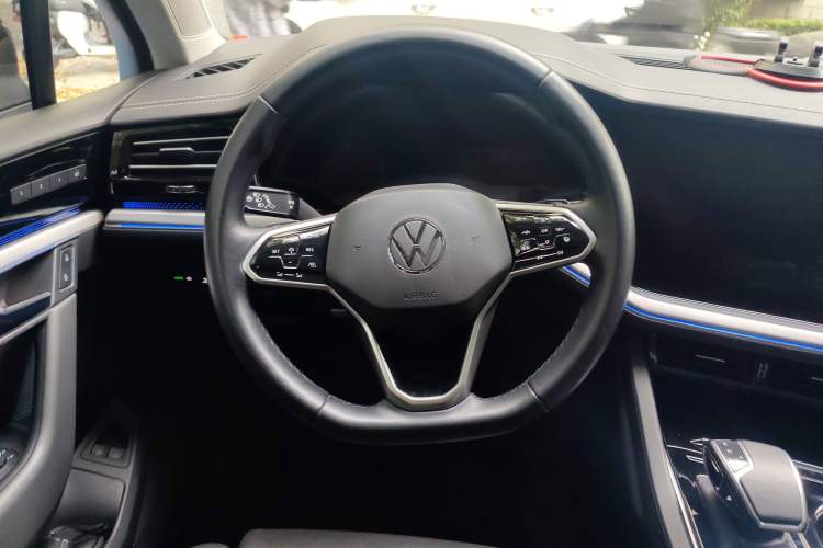 Used Volkswagen Touareg New Energy 2021 eHybrid Steering Wheel