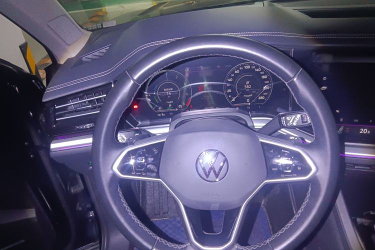 Used Volkswagen Touareg New Energy 2021 eHybrid Steering Wheel