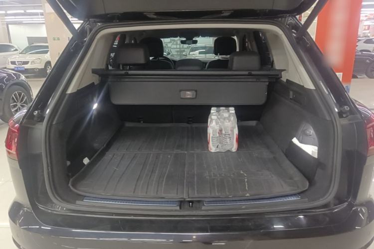 Used Volkswagen Touareg New Energy 2021 eHybrid Trunk