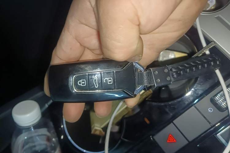 Used Volkswagen Touareg New Energy 2021 eHybrid Vehicle Key