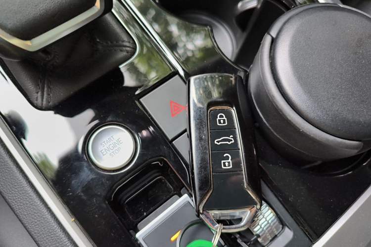 Used Volkswagen Touareg New Energy 2021 eHybrid Vehicle Key