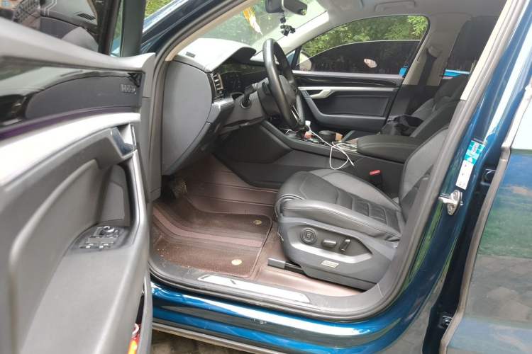 Used Volkswagen Touareg New Energy 2021 eHybrid Driver Seat