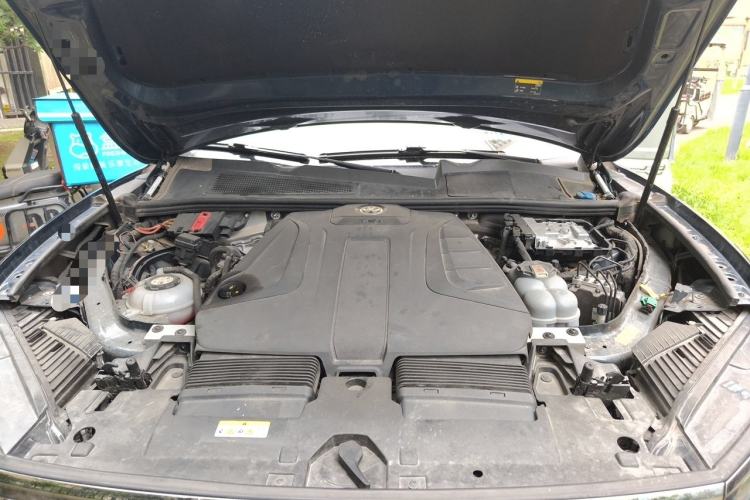Used Volkswagen Touareg New Energy 2021 eHybrid Engine Bay