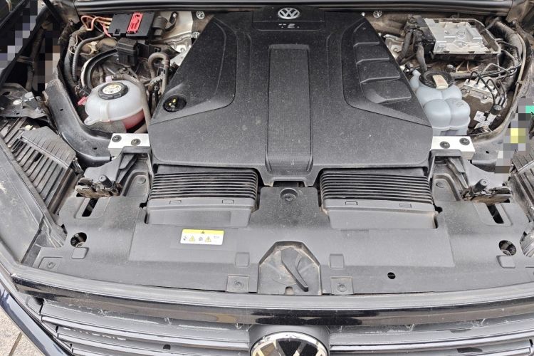Used Volkswagen Touareg New Energy 2021 eHybrid Engine Bay